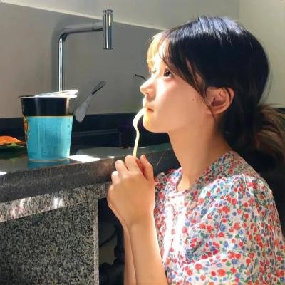 她房间里的云